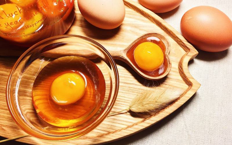 Ăn trứng gà sống không tốt cho sức khoẻ