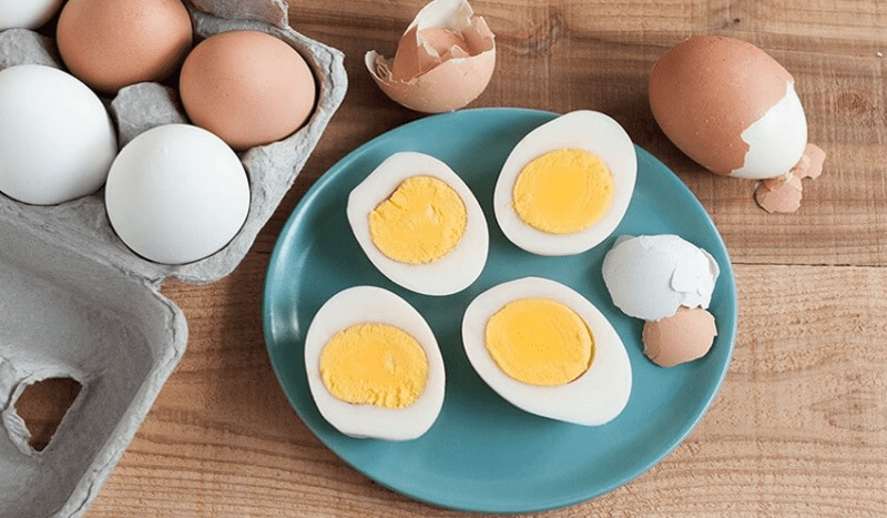 Trong trứng gà có chứa nhiều thành phần dinh dưỡng rất tốt cho cơ thể