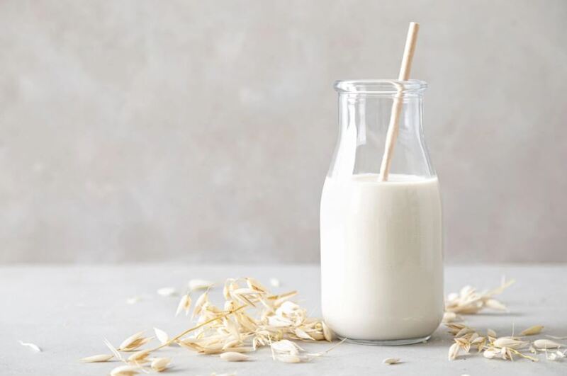 Sữa tươi có tác dụng rất tốt trong việc dưỡng mi