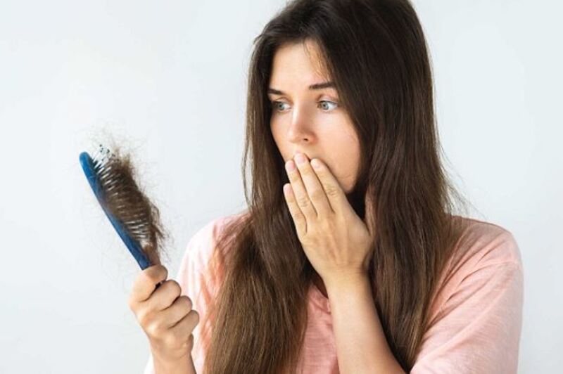 Rụng tóc do uống thuốc có thể mọc lại sau khoảng 6 tháng kể từ khi ngưng thuốc