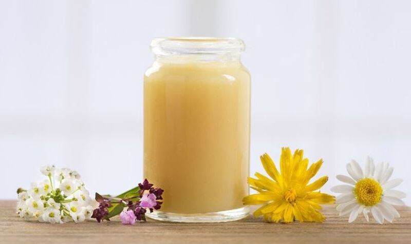 Tác dụng của sữa ong chúa đối với da mặt