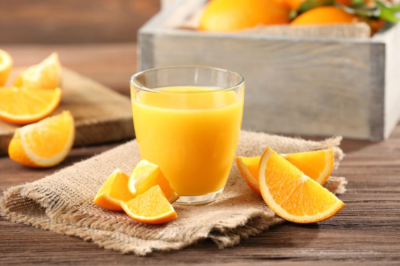 Cách uống nước cam đúng cách